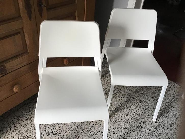 Chaises, Huis en Inrichting, Stoelen, Zo goed als nieuw, Twee, Overige materialen, Wit, Ophalen