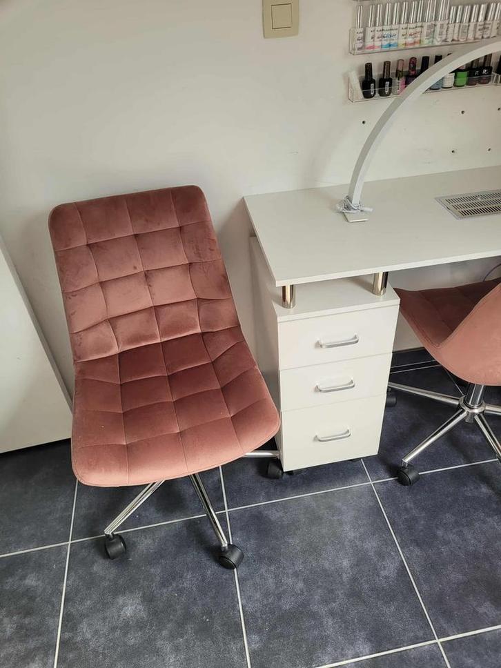 manicure tafel met afzuigsysteem, Huis en Inrichting, Tafels | Kaptafels, Zo goed als nieuw, Ophalen