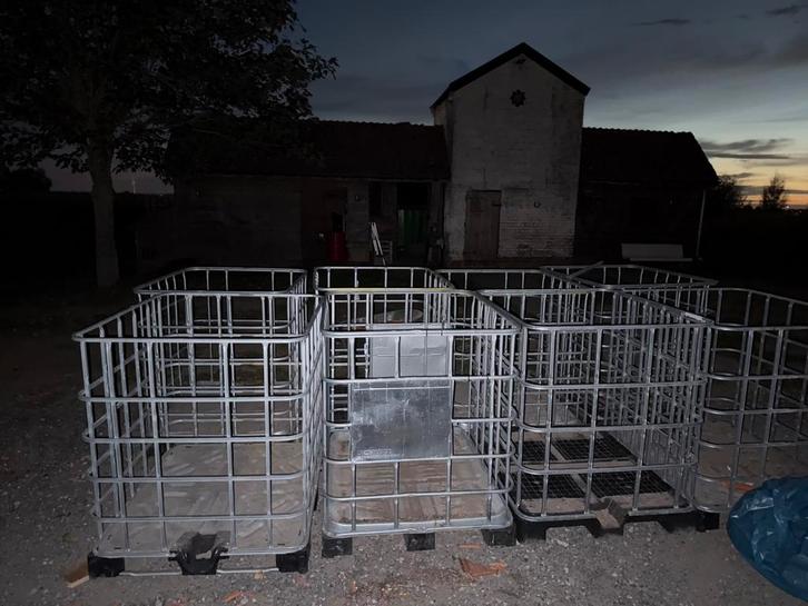 Ibc kooi, Doe-het-zelf en Bouw, Kratten en Dozen, Zo goed als nieuw, Ophalen