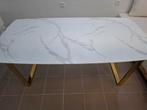 Moderne marmeren tafel met goudkleurige poten., Huis en Inrichting, Tafels | Eettafels, Ophalen, Zo goed als nieuw