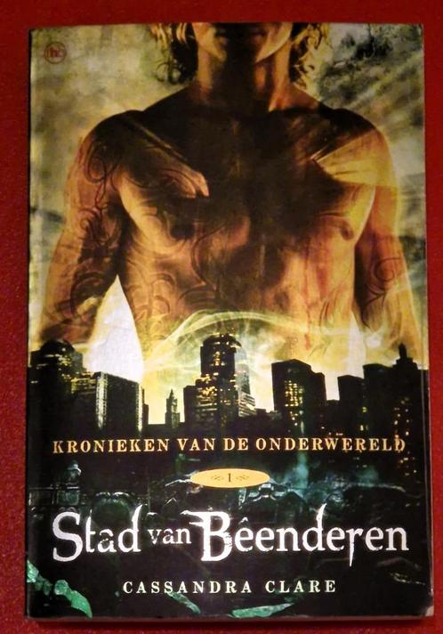 Cassandra Clare - Stad van Beenderen, Boeken, Fantasy, Gelezen, Ophalen of Verzenden