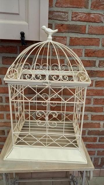 Metalen ornament ( om iets in te zetten vb planten ), Ophalen, Zo goed als nieuw