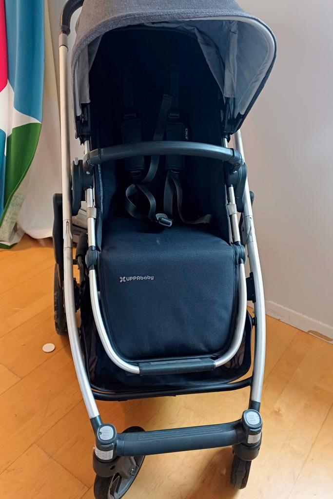 UppaBaby Cruz V2 buggy met extra's,  bijna nieuw, Kinderen en Baby's, Kinderwagens en Combinaties, Zo goed als nieuw, Ophalen