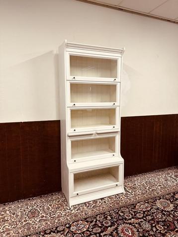 Klassiek Engels Witte Globe Wernicke Boekenkast beschikbaar voor biedingen