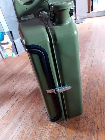 Jerrycan  bar, Enlèvement, Comme neuf
