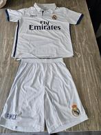 Leuk Real Madrid voetbaltenue in maat 164 Het tenue is in go, Ophalen of Verzenden, Shirt