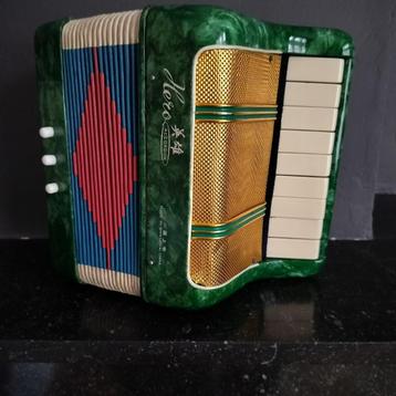Accordeon vintage speelgoed beschikbaar voor biedingen