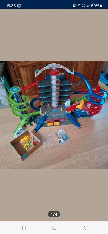Majorette garage beschikbaar voor biedingen