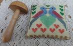 Vintage speldenkussentje, duiven & hartjes ️  ️, Hobby en Vrije tijd, -, -, Overige typen, Ophalen of Verzenden