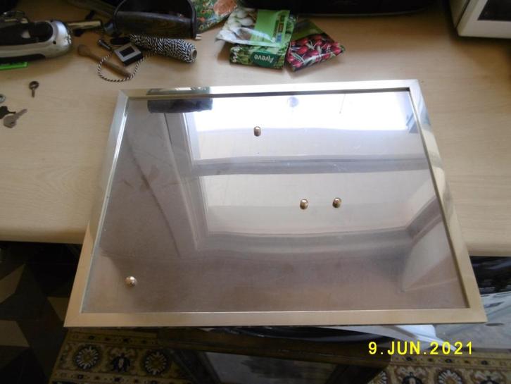 magneetspiegel in geel aluminium kader met 4 magneetjes, Huis en Inrichting, Woonaccessoires | Overige, Zo goed als nieuw, Ophalen of Verzenden