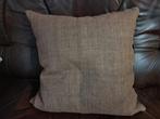 Bruin sierkussen, Huis en Inrichting, Woonaccessoires | Kussens, Ophalen, Zo goed als nieuw, Bruin, Vierkant