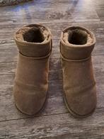 UGG enkellaarzen mt 38, Ophalen, Beige, Lage of Enkellaarzen, Zo goed als nieuw
