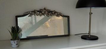 Mooie  decoratieve spiegel beschikbaar voor biedingen