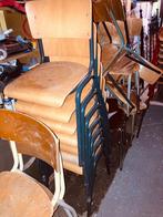 Vintage houten schoolstoelen en stapelstoelen, Ophalen