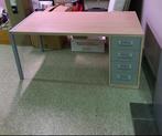 Bureau, Ophalen, Zo goed als nieuw, Bureau