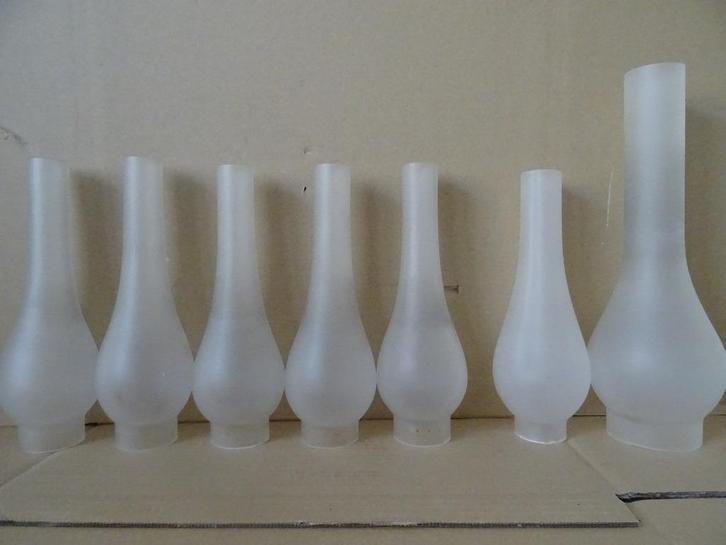 Antiek olielamp glas voor olielamp 9euro per stuk 23 + 30 cm, Antiek en Kunst, Antiek | Verlichting, Ophalen of Verzenden