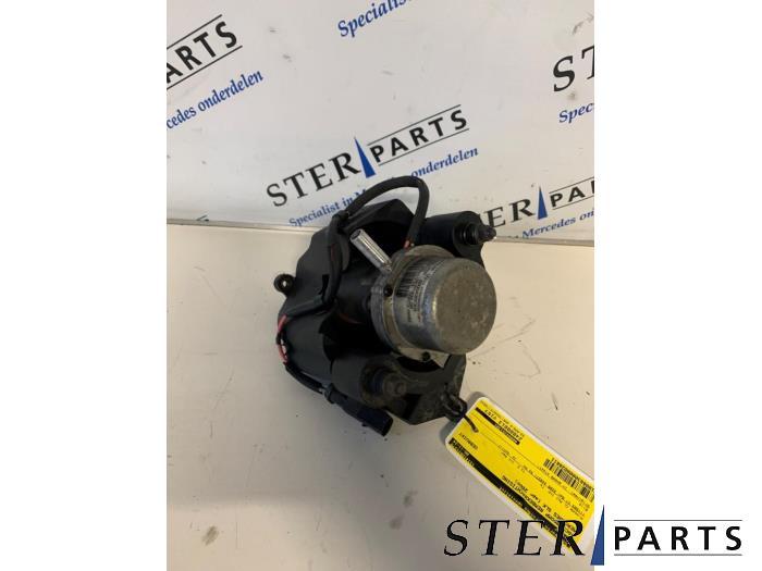 Pompe à vide assistant de freinage d'un Mercedes SLK, Autos : Pièces & Accessoires, Freins & Transmission, Mercedes-Benz, Utilisé