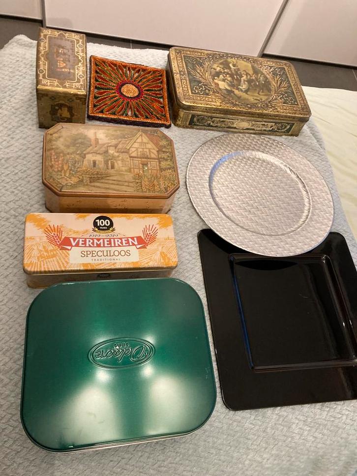 Allerlei blikken dozen en twee onderschotels, Diversen, Overige Diversen, Gebruikt, Ophalen