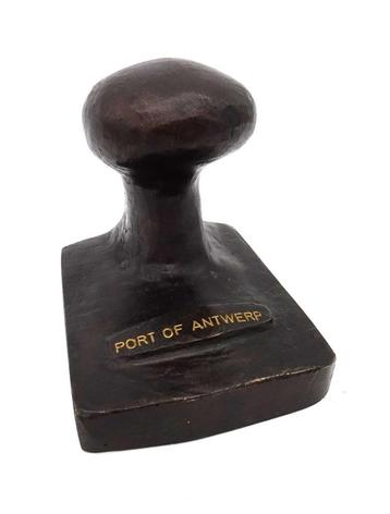 SOUVENIER ANTWERPEN PORT BOLDER BRONS PRESSE PAPIER beschikbaar voor biedingen