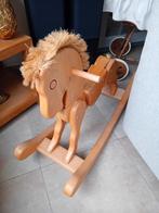 Baby wiegje in rotan met hobbelpaard, Ophalen