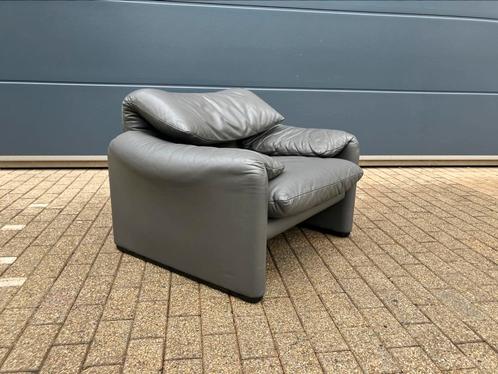 Cassina Maralunga 1zit origineel Anthraciet grijs Topstaat!, Huis en Inrichting, Zetels | Voetbanken en poefs, Ophalen of Verzenden