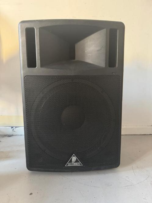 BEHRINGER B300 ULTRAWAVE 300W versterkte luidspreker, Audio, Tv en Foto, Luidsprekerboxen, Zo goed als nieuw, Center speaker, 120 watt of meer