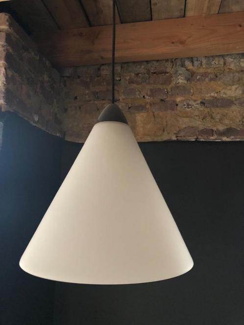Design hanglampen Opaline glas, Huis en Inrichting, Lampen | Hanglampen, Zo goed als nieuw, Glas, Ophalen