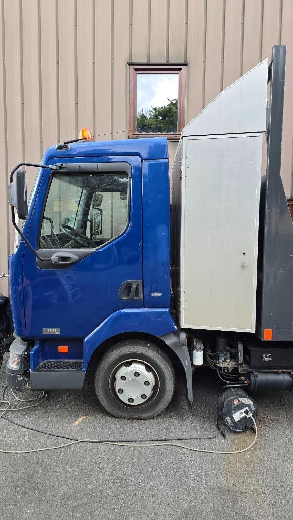 Camion Renault Midlum 2002, Auto's, Vrachtwagens, Particulier, Trekhaak, Renault, Diesel, Euro 3, 2 deurs, Handgeschakeld, Blauw