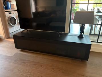 TV-kast van Kelchtermans – mat zwart glas, 175 cm breed beschikbaar voor biedingen
