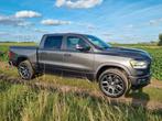 Dodge RAM 1500 Laramie sport full option 2019, Auto's, Dealer onderhouden, LPG, Metaalkleur, Te koop