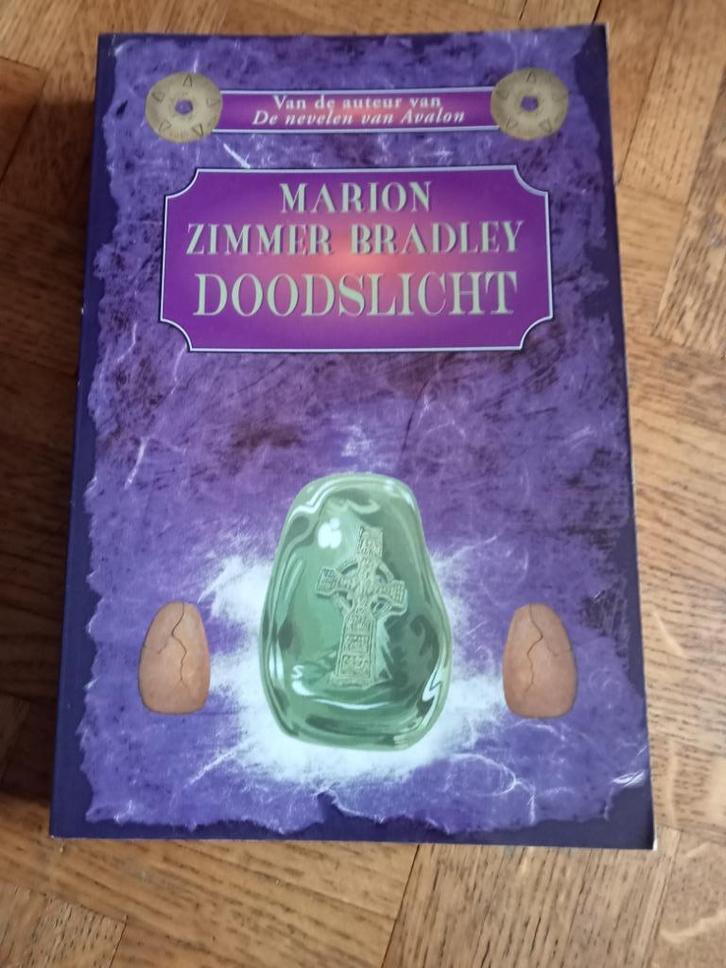 Marion Zimmer Bradley: Doodslicht, Boeken, Fantasy, Gelezen, Ophalen of Verzenden