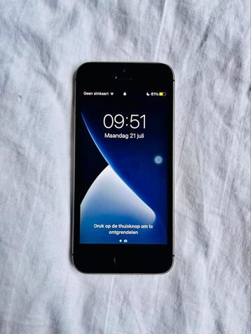 Te Koop: Licht Gebruikte iPhone SE (2016) beschikbaar voor biedingen