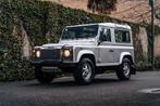 Land Rover Defender 90 TD5 15P // LOW KM, Testrit aan huis, Zwart, 2495 cc, LED verlichting