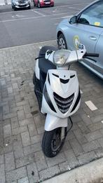 OPZOEK! 2 takt b klasse zip. Bied aan wat je hebt, Fietsen en Brommers, Scooters | Piaggio, Ophalen of Verzenden, Zip