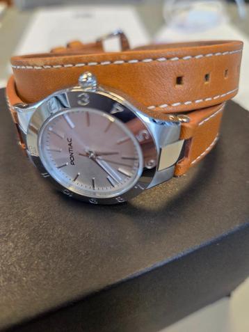 Pontiac Auriga, Montre-bracelet, Autres marques, Enlèvement ou Envoi, Cuir