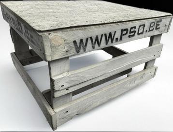 CAISSON/TABLE RUSTIQUE EN BOIS RECYCLE beschikbaar voor biedingen