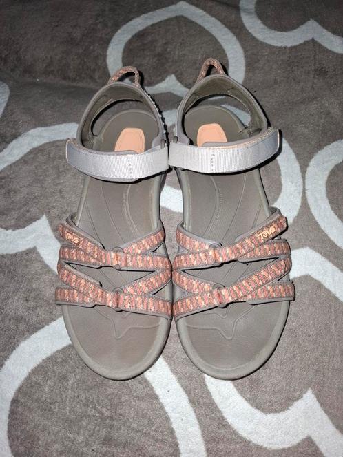 Teva sandalen maat 40, Kleding | Dames, Schoenen, Zo goed als nieuw, Ophalen
