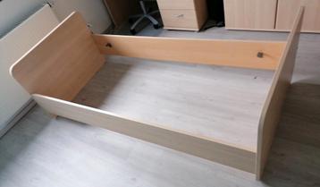 Eenpersoonsbed zonder lattenbodem beschikbaar voor biedingen