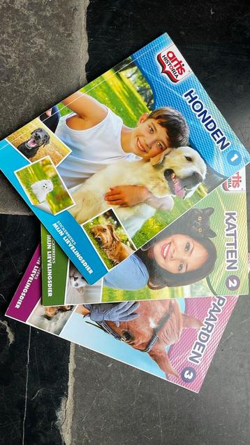 Stickerreeks Mijn lievelingsdier Honden, katten en Paarden beschikbaar voor biedingen