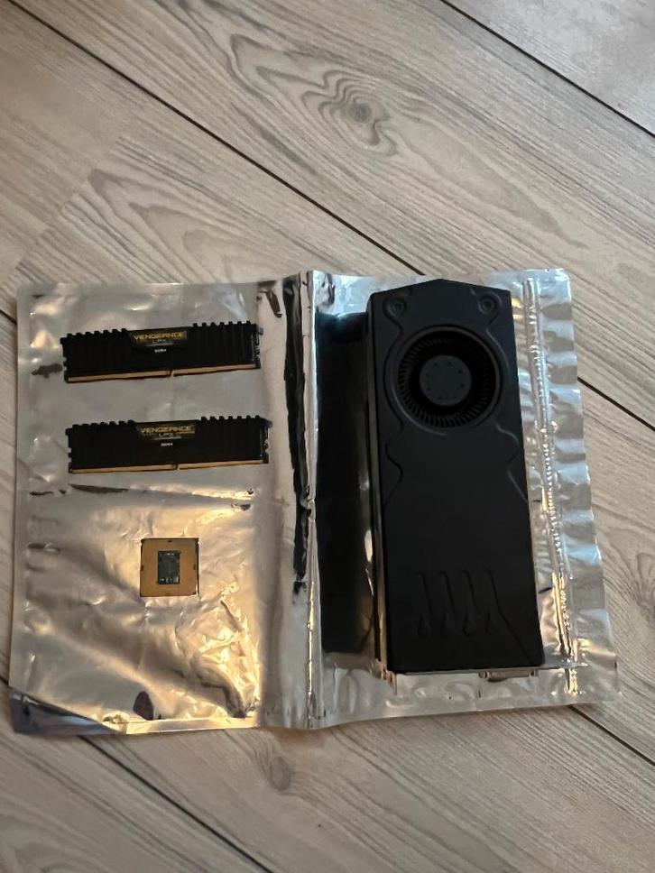 GTX 1060 + I7 6700K + 2x 16 go  Vengeance DDR4 2433 MHZ, Computers en Software, Desktop Pc's, Gebruikt, 4 Ghz of meer, SSD, 32 GB