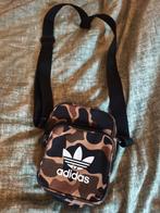 Adidas schoudertas leger print in heel goede staat nooit ged, Ophalen of Verzenden, Zo goed als nieuw