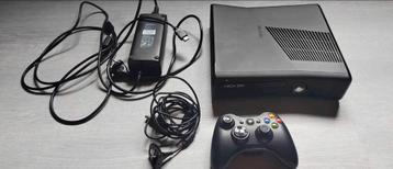 Xbox 360 250GB + controller beschikbaar voor biedingen