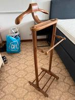 Antiek kledingrek igst, Enlèvement