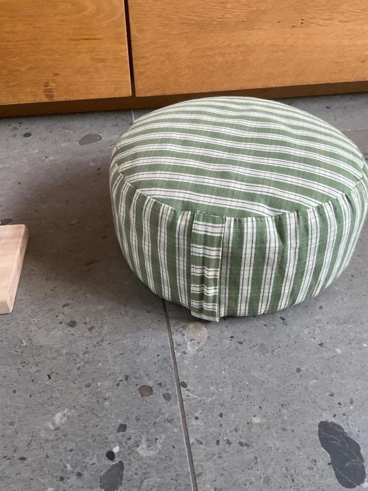 Meditatiekussen voor bijv. mindfulness, Hobby en Vrije tijd, Cursusmateriaal, Zo goed als nieuw, Ophalen