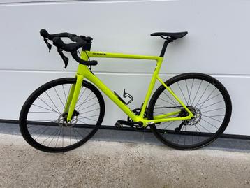 koersfiets cannondale disponible aux enchères