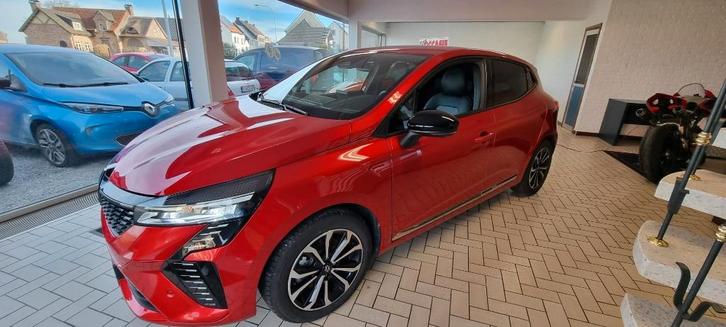 Renault Clio Techno e-Tech hybride complet 145 Garantie 1 an, Autos, Renault, Particulier, Clio, Caméra 360°, ABS, Caméra de recul
