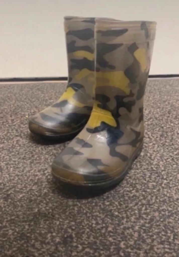 Kinderlaarsjes camouflage – maat 24 – 5€, Kinderen en Baby's, Kinderkleding | Schoenen en Sokken, Gebruikt, Laarzen, Jongen of Meisje