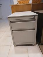 Metalen kastje met wieltjes, Enlèvement