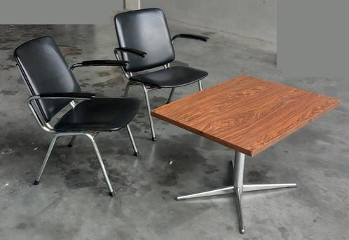 SET: Twee Fauteuils (Gispen?) Zwart met Retro Salontafeltje, Huis en Inrichting, Stoelen, Twee, Zwart, Ophalen