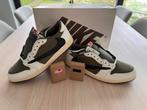 Travis Scott x Air Jordan 1 Low Medium Olive - 46 Nieuw - DS, Ophalen, Overige kleuren, Nieuw, Sneakers
